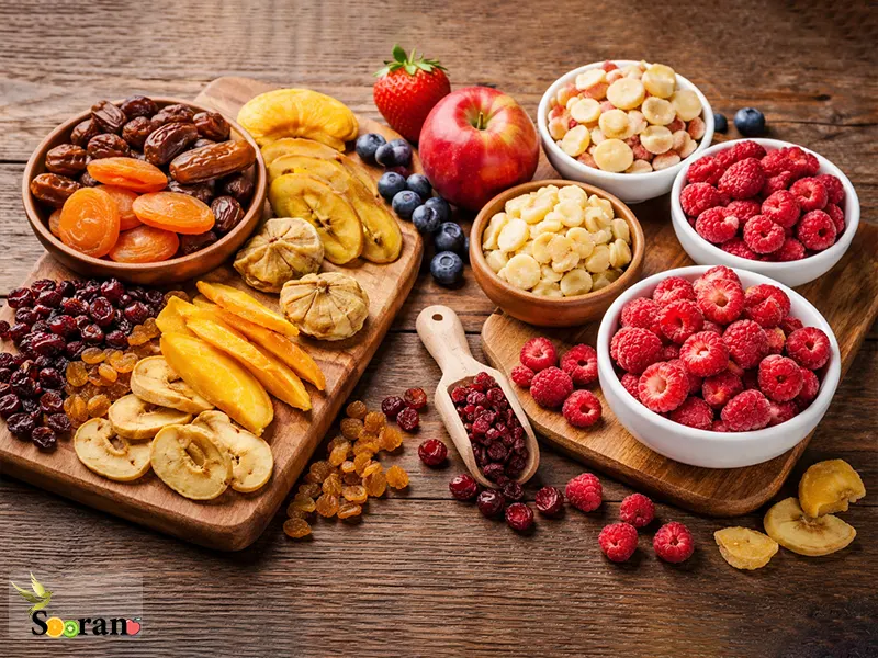 تفاوت میوه خشک و میوه پفکی | بررسی کامل ارزش غذایی، کالری و مزایا